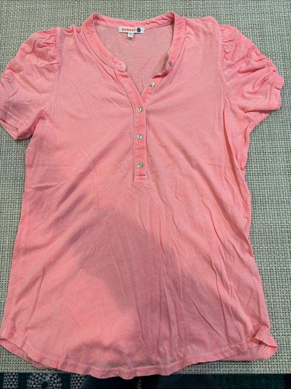 Sundry Coral Pink Puff-Sleeve Henley Tee